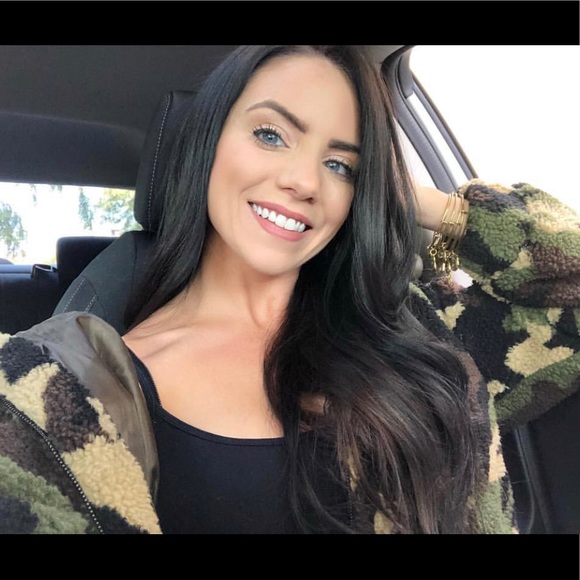 Hi there! - Picture 1 of 4